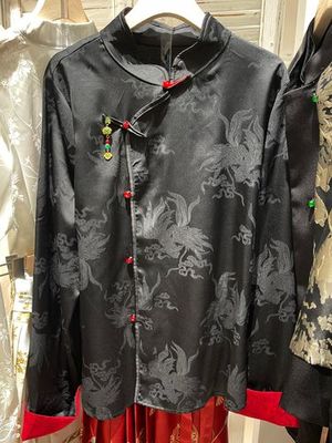 服装衬衫商场全球实拍图库_全球服装零售批发市场实拍_服装展会实拍款式图